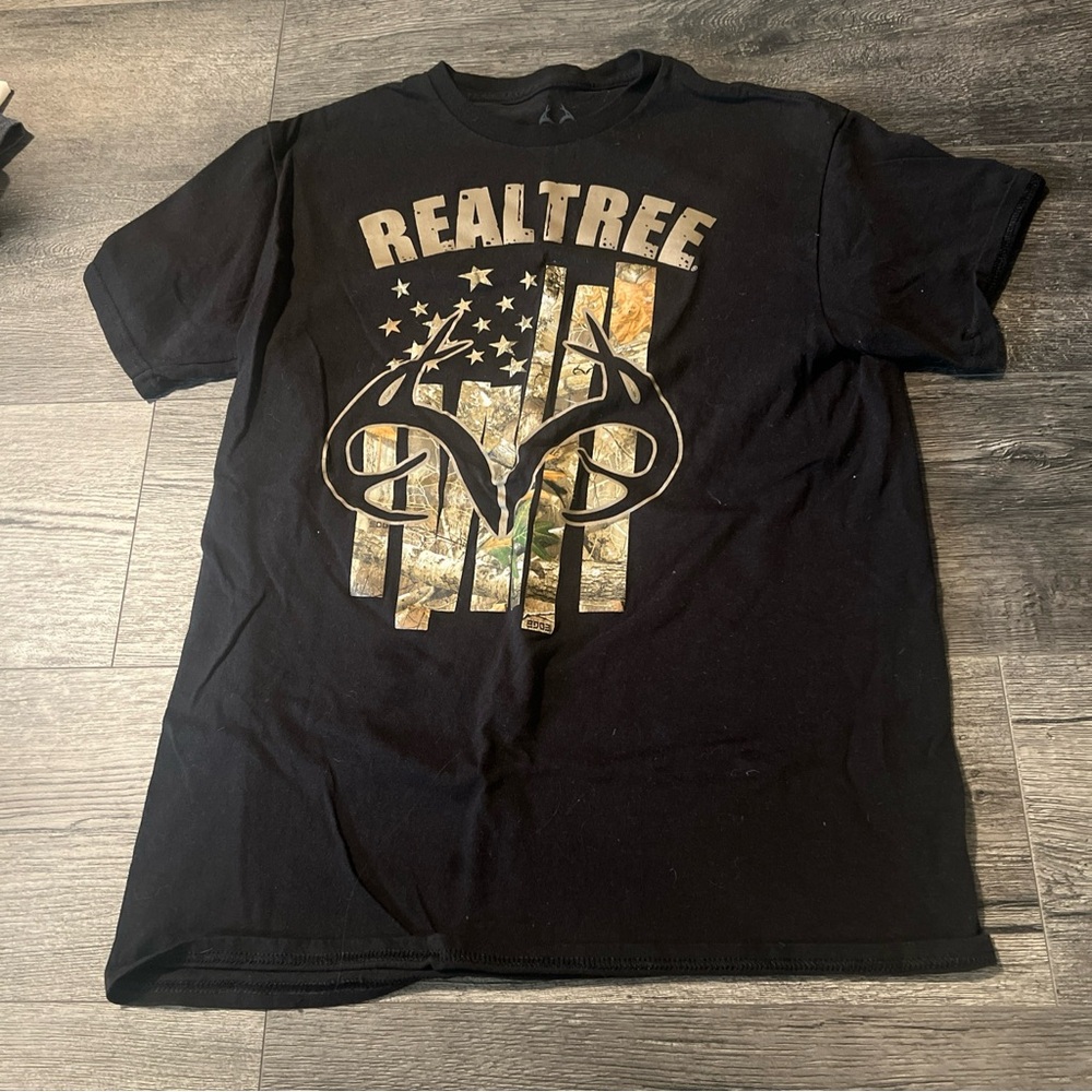 Real Tree men’s deer Camo T shirt size medium